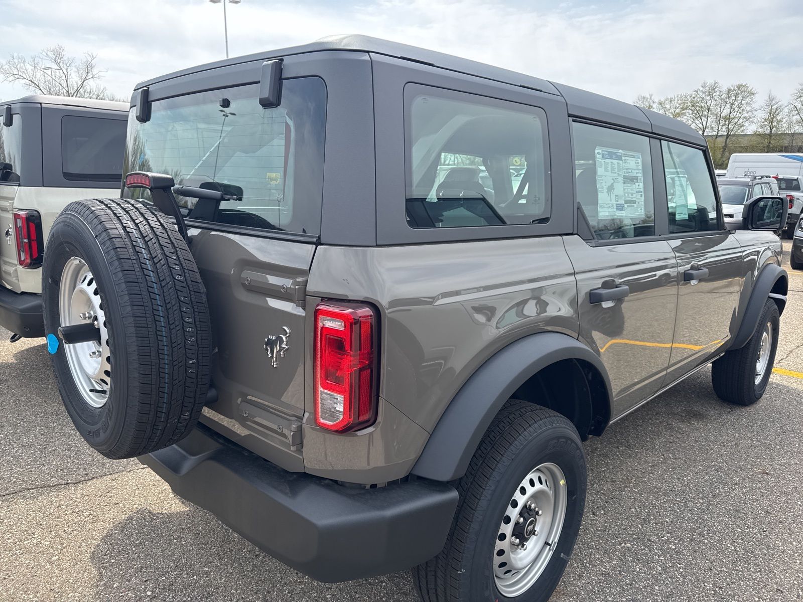 Thumbnail: 2026 Ford Bronco - 9