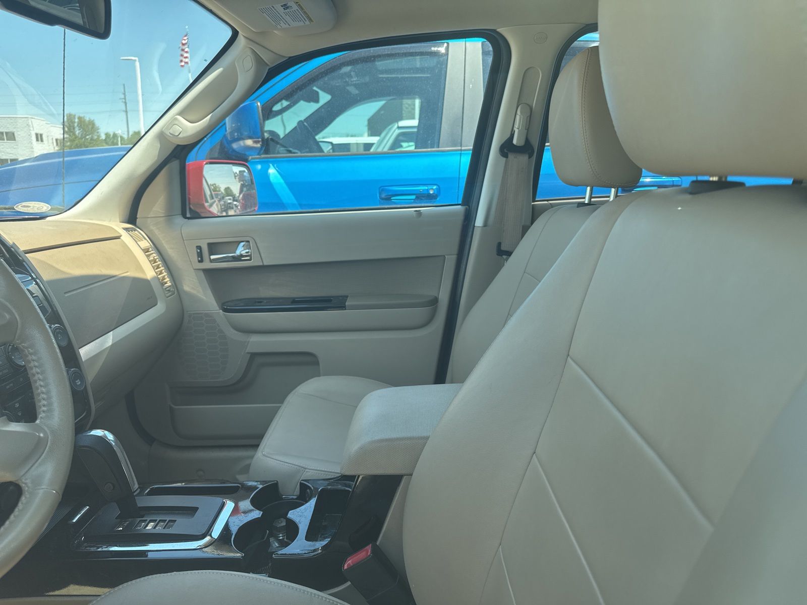 Thumbnail: 2011 Ford Escape - 30