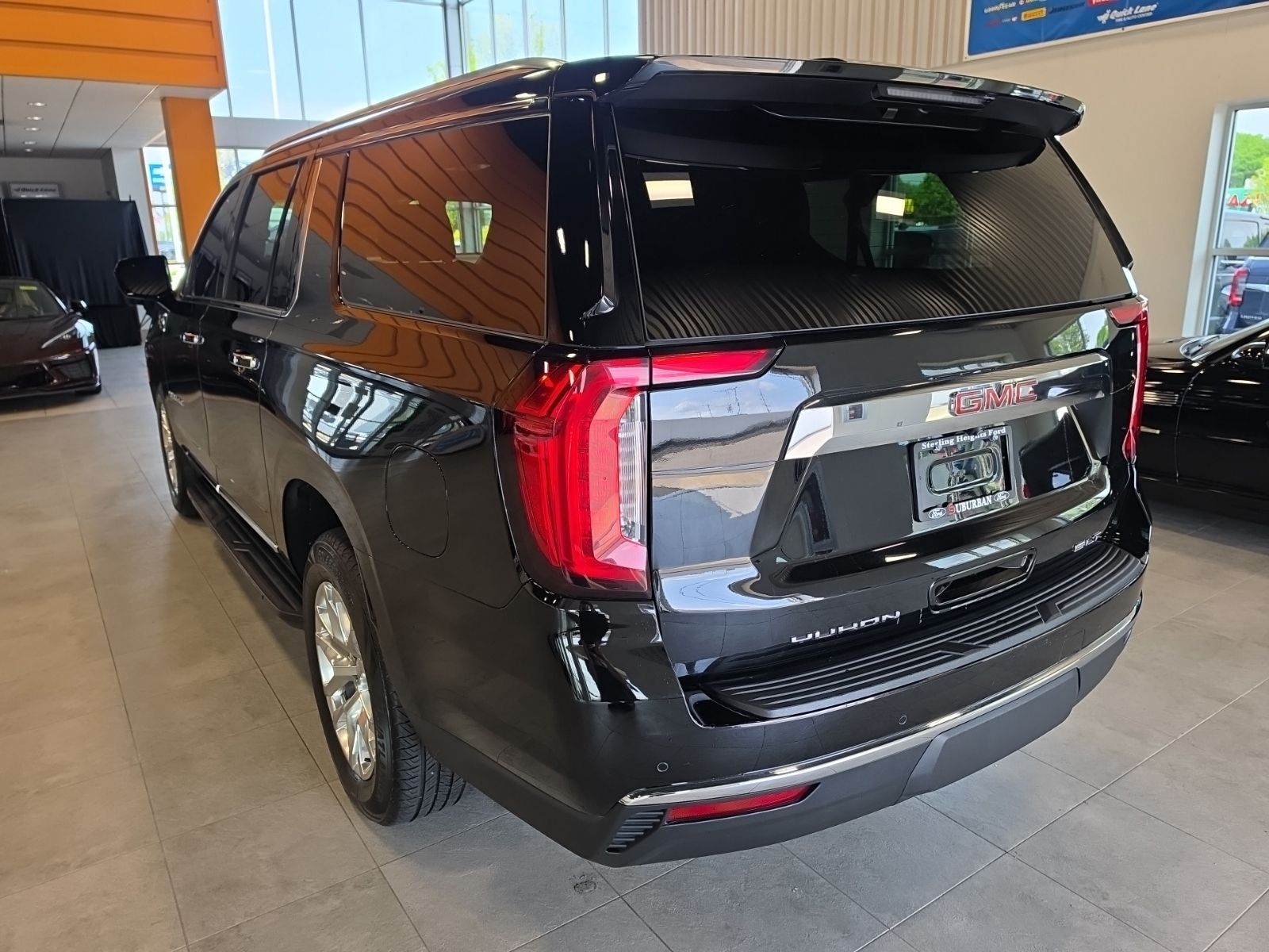 Thumbnail: 2023 GMC Yukon XL - 11