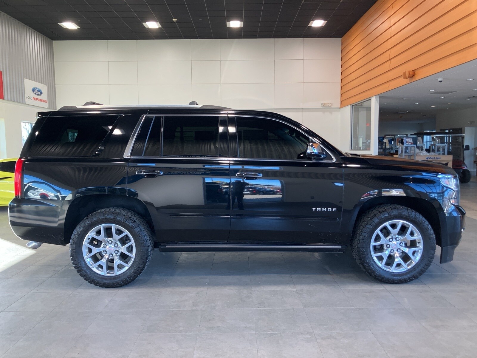 2017 Chevrolet Tahoe Premier photo 3