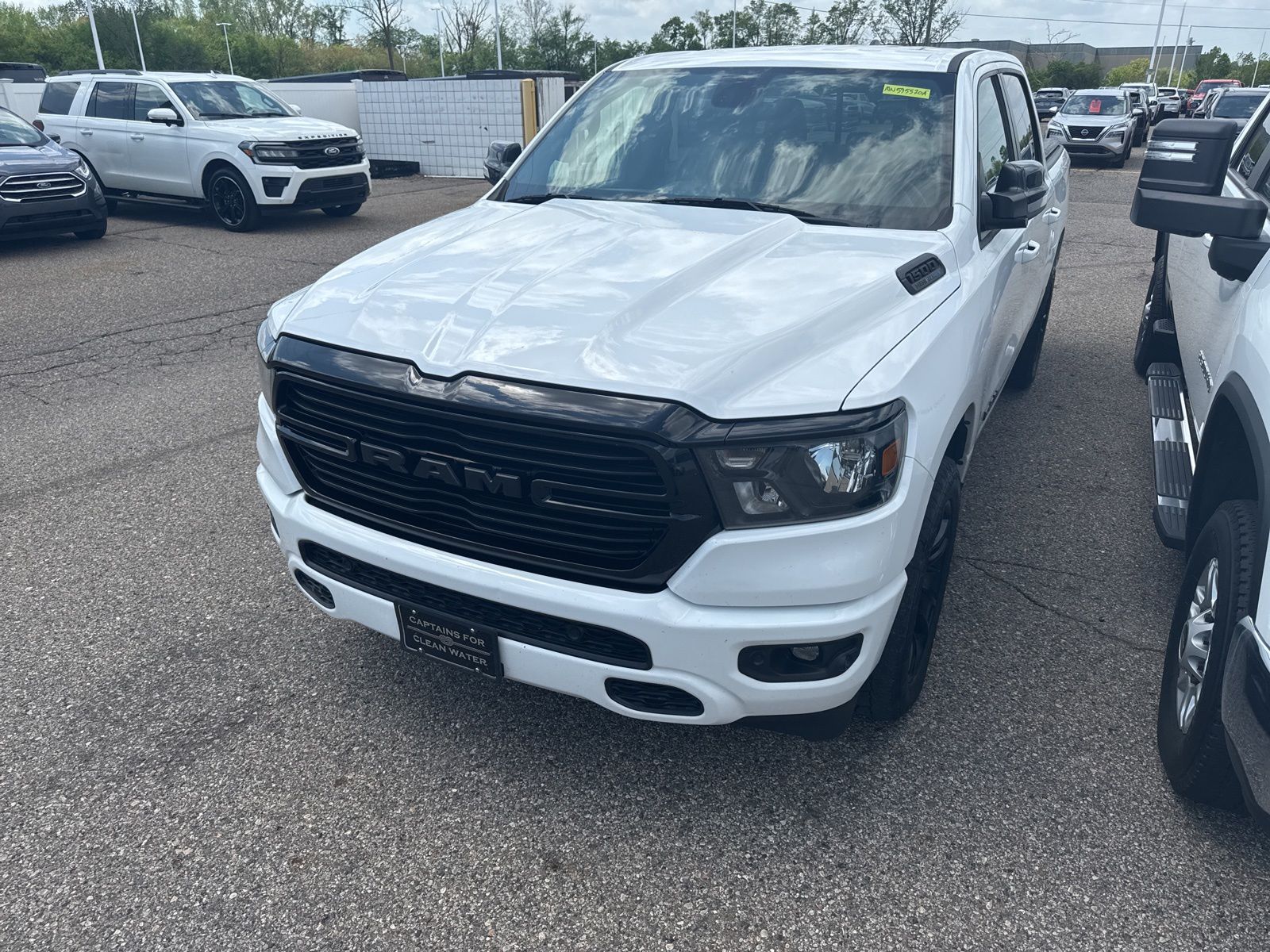 2021 RAM 1500 Big Horn/Lone Star 4x4 Crew Cab 5'7's photo