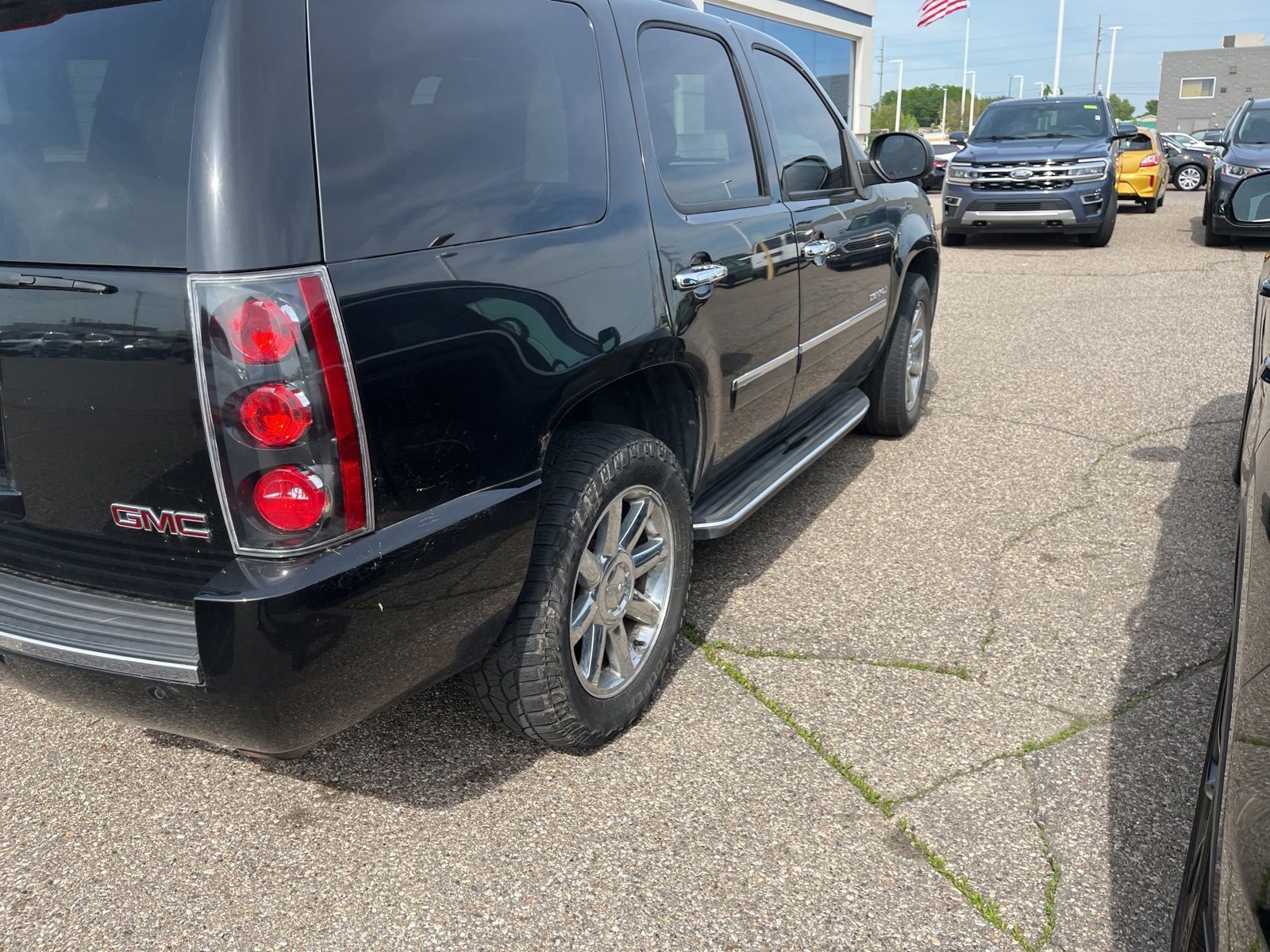 Thumbnail: 2012 GMC Yukon - 13