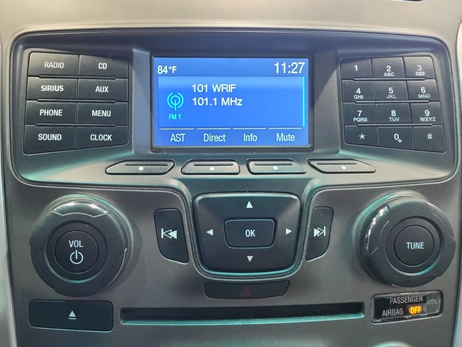 Thumbnail: 2015 Ford Explorer - 25