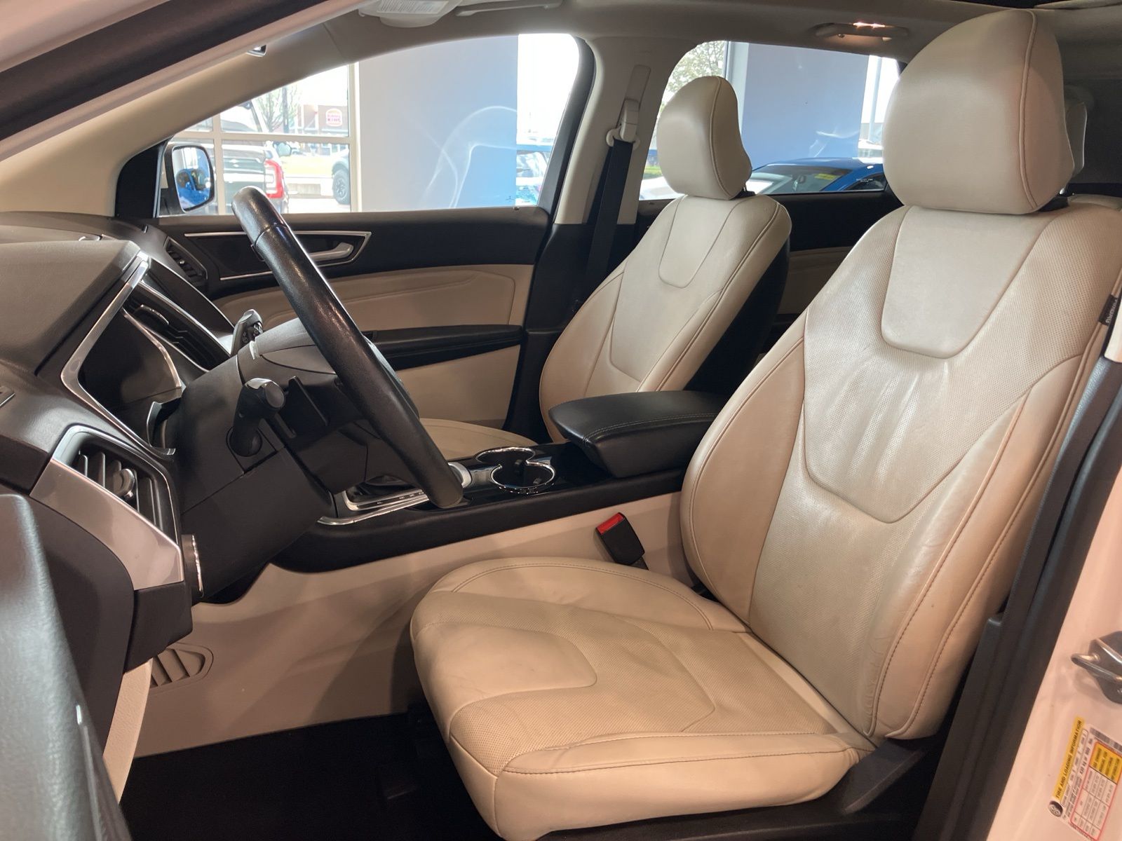 Thumbnail: 2016 Ford Edge - 13
