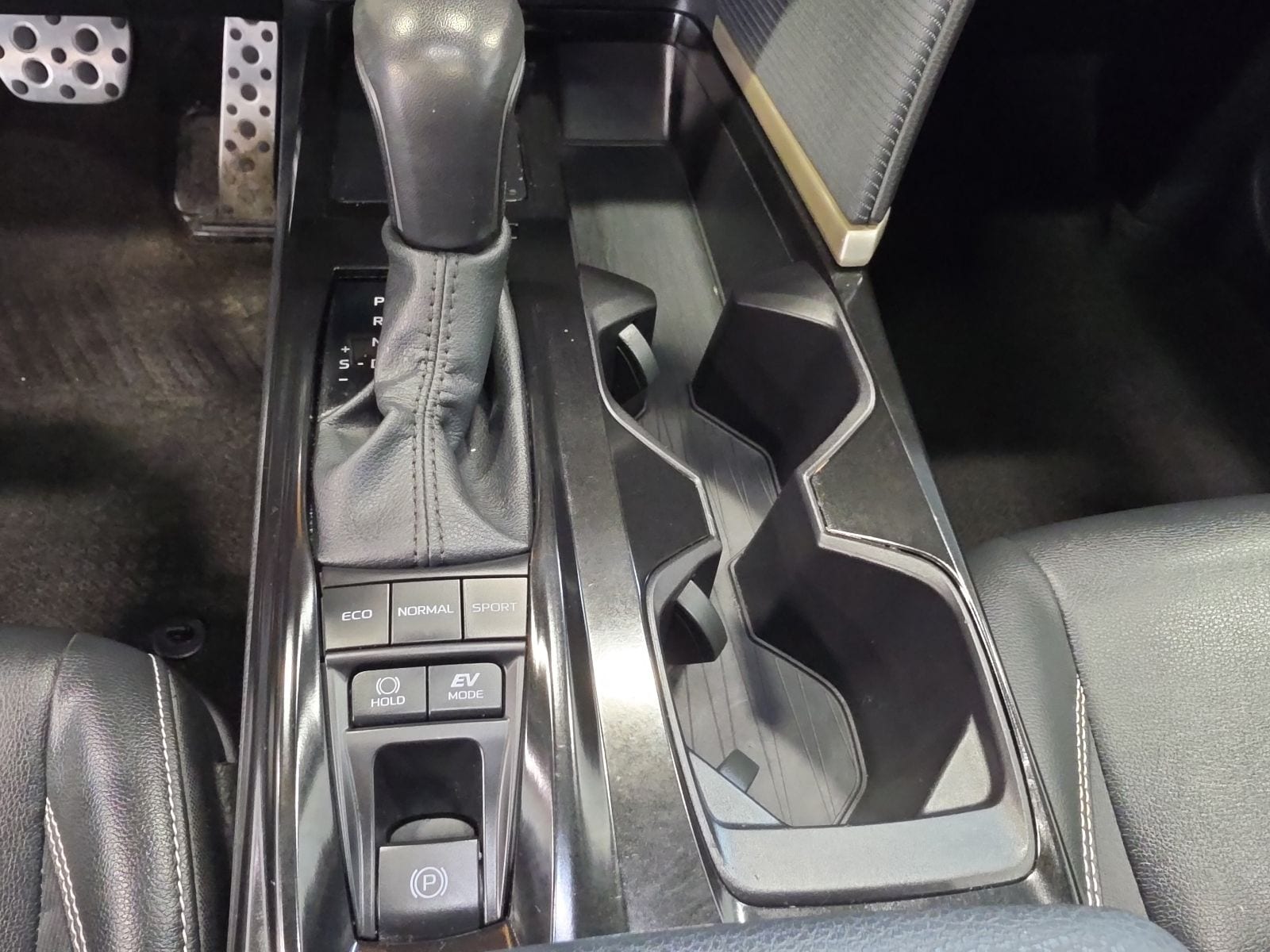 Thumbnail: 2025 Toyota Camry - 21