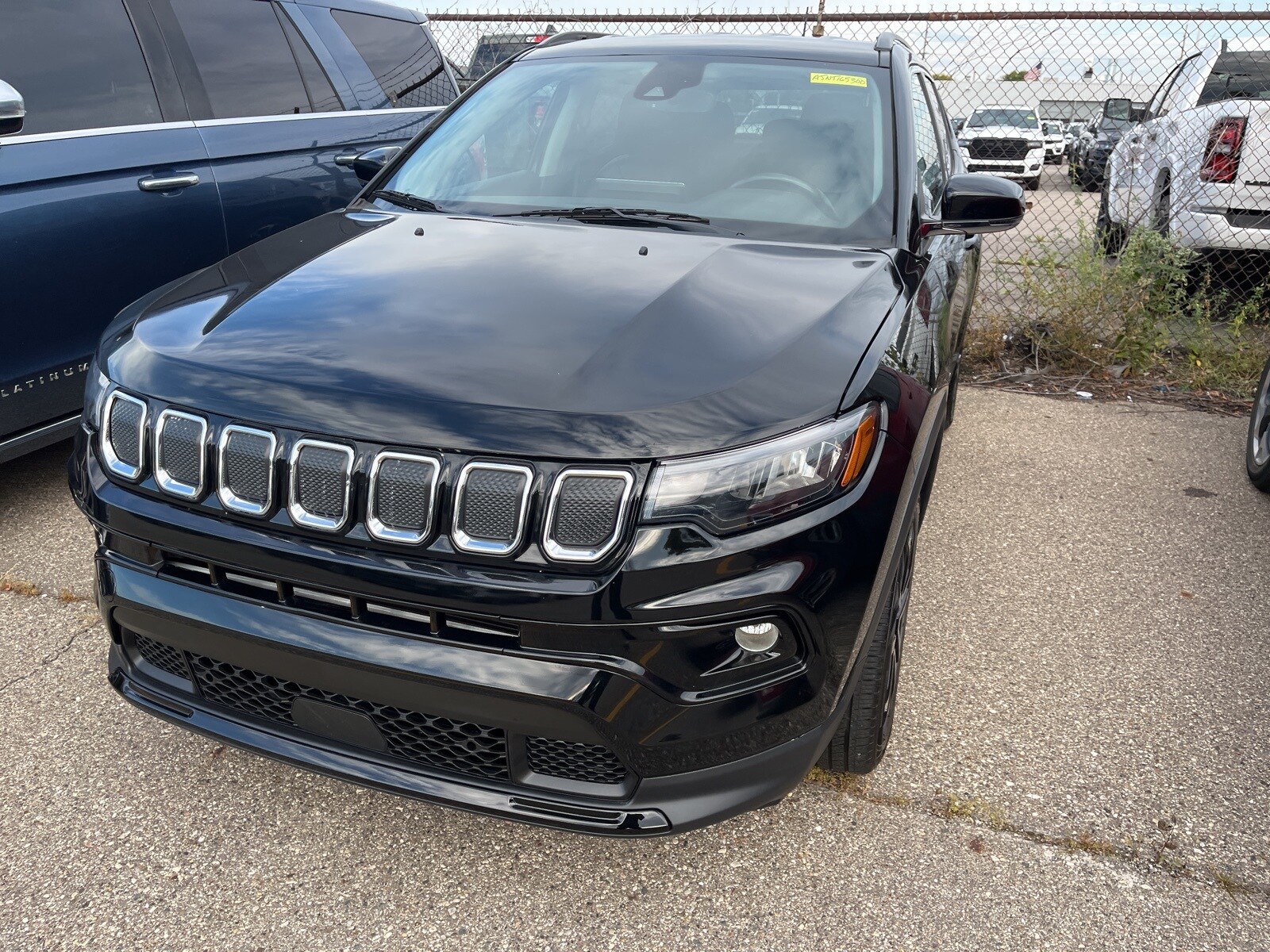 2022 Jeep Compass Limited photo 3