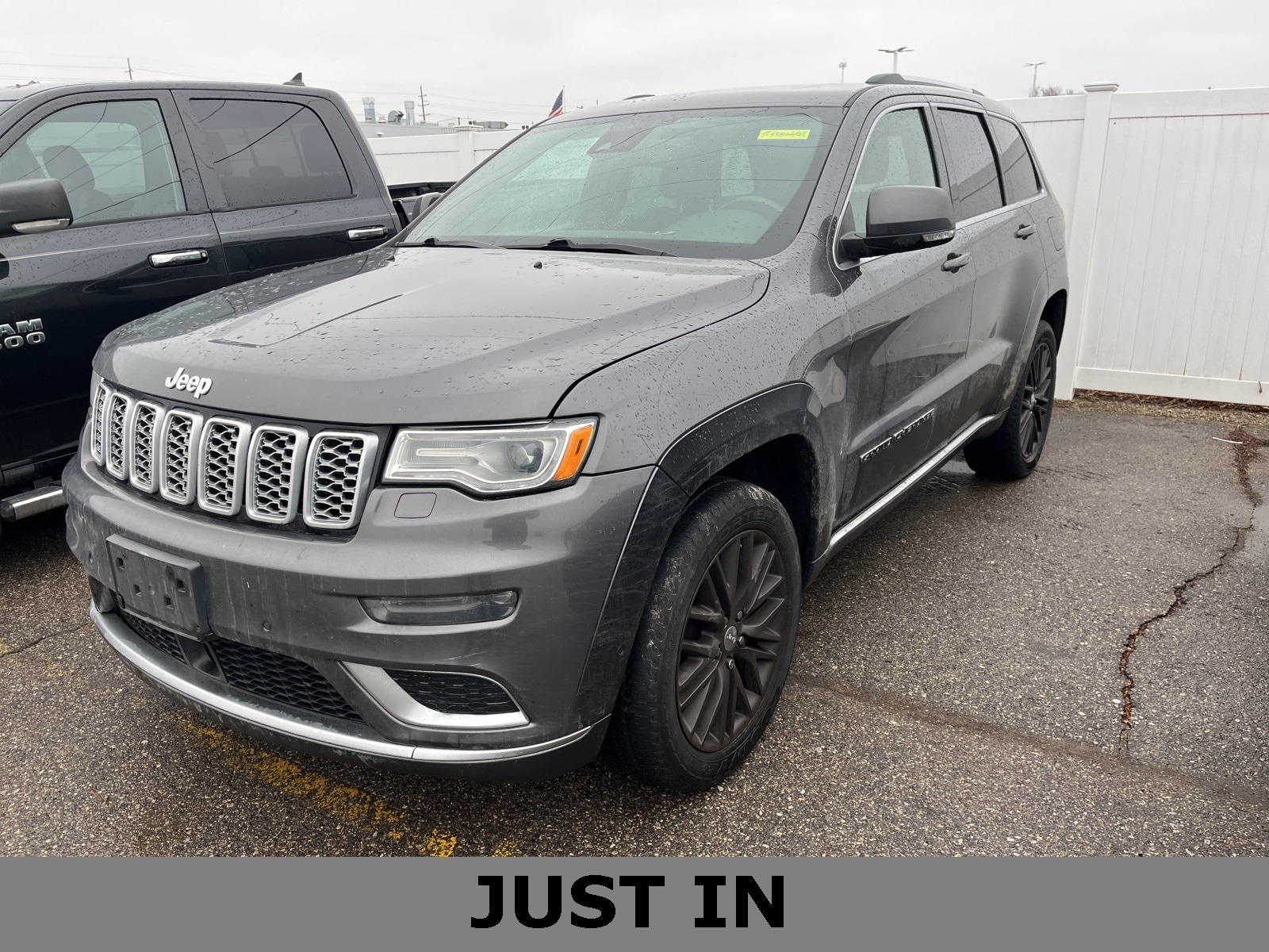 2018 Jeep Grand Cherokee Summit's photo