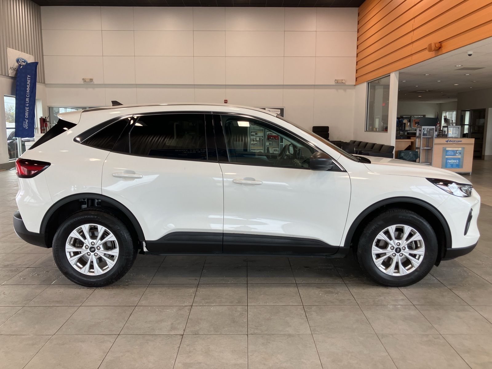 Thumbnail: 2023 Ford Escape - 3