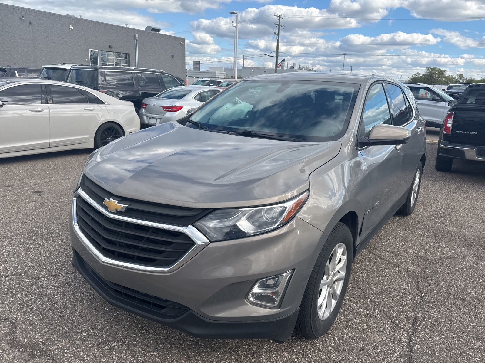 Thumbnail: 2019 Chevrolet Equinox - 3