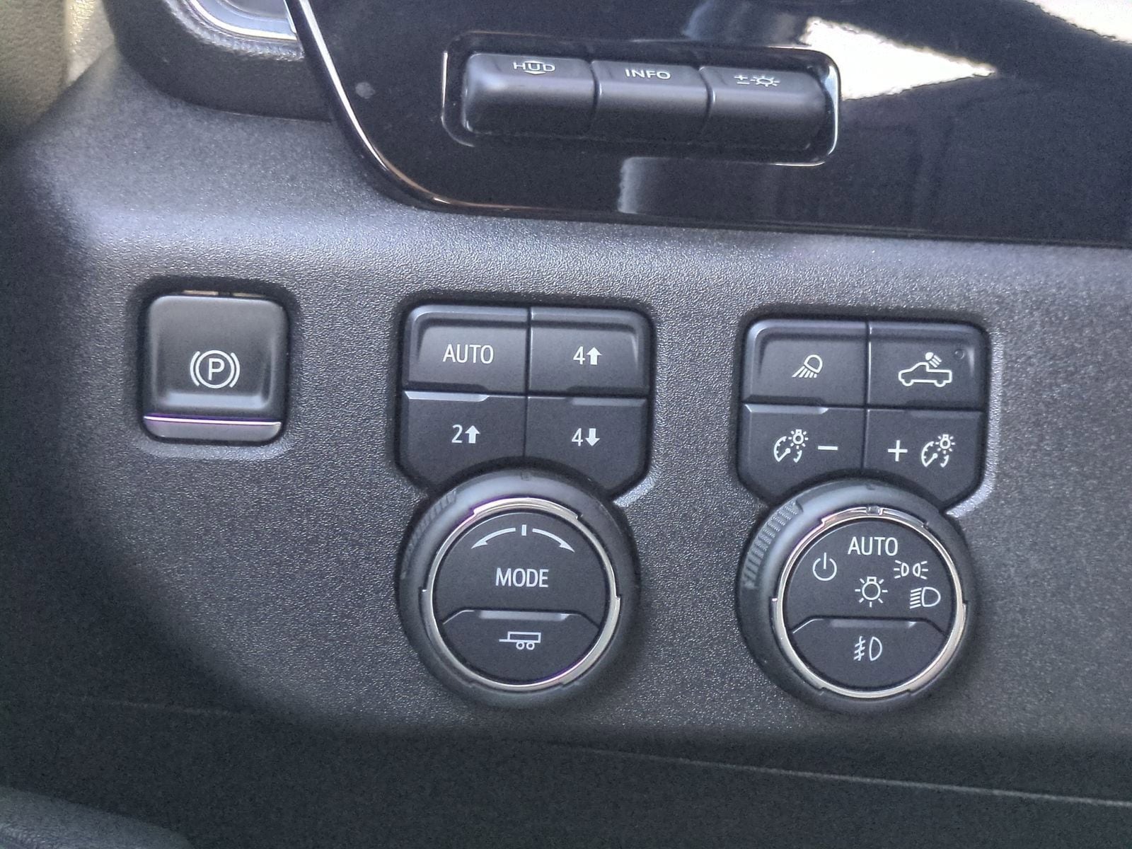 2025 Chevrolet Silverado 3500HD High Country - Photo 28