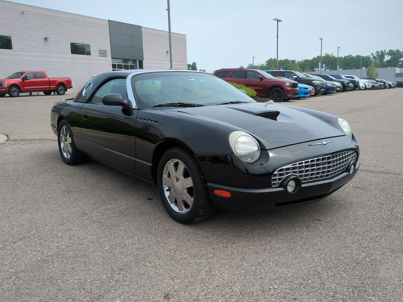 Used 2002 Ford Thunderbird Premium with VIN 1FAHP60A02Y104816 for sale in Waterford, MI