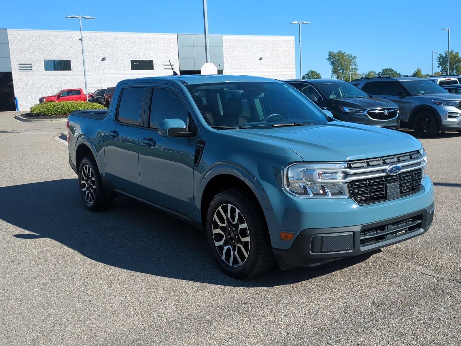 2022 Ford Maverick Lariat photo 2