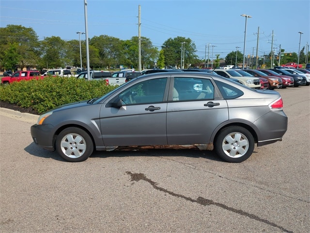 Used 2009 Ford Focus S with VIN 1FAHP34N29W222285 for sale in Waterford, MI