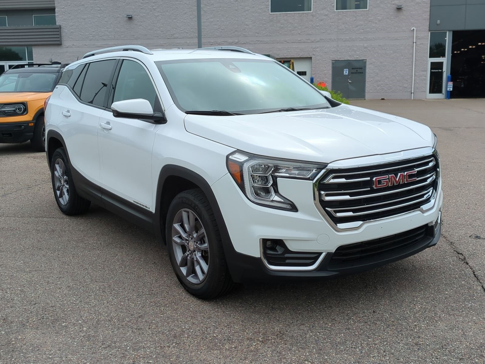 2023 Gmc Terrain SLT photo 2