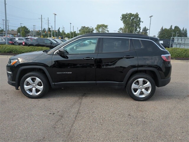 Used 2018 Jeep Compass Latitude with VIN 3C4NJDBB3JT180541 for sale in Waterford, MI