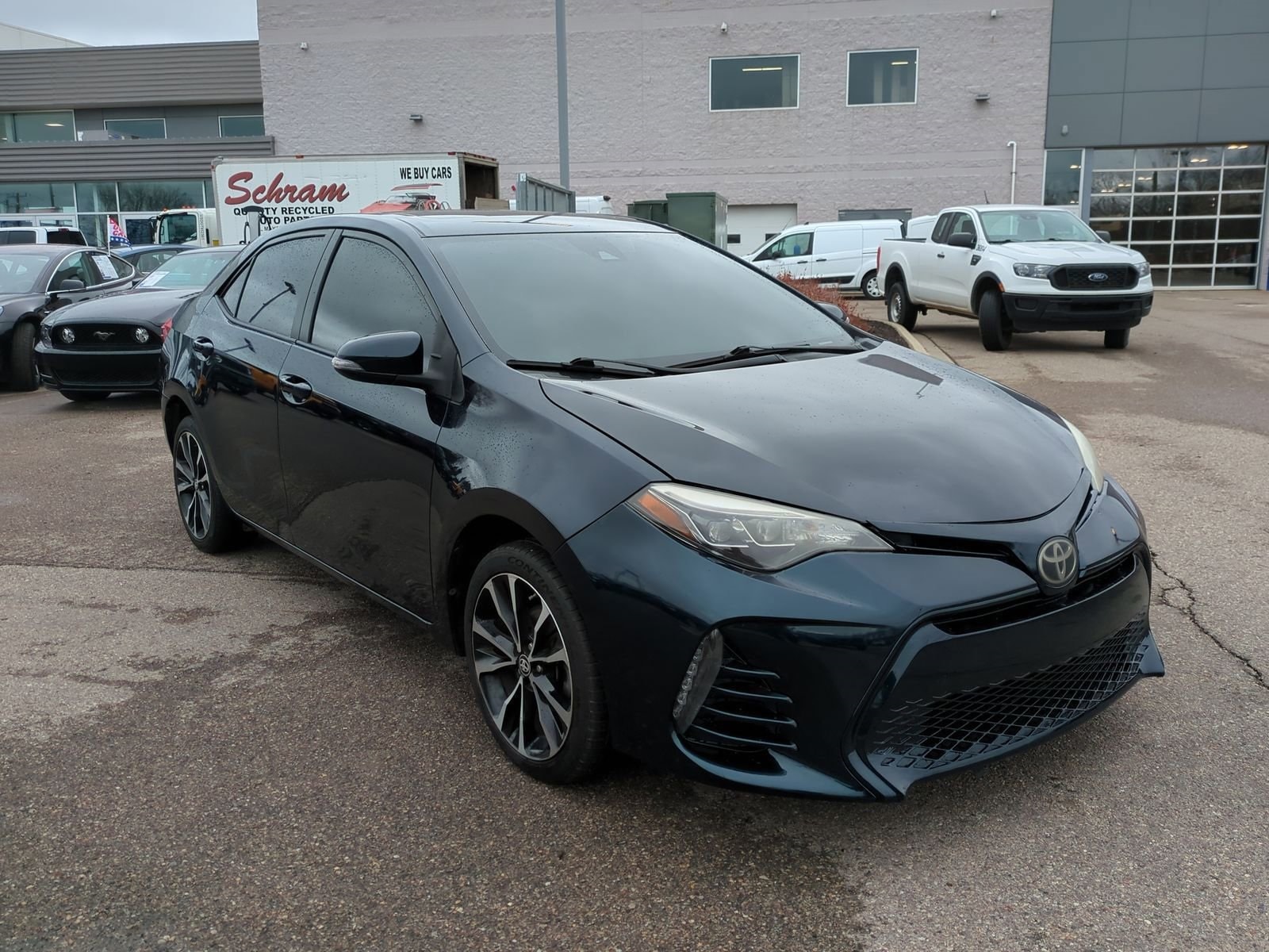 Used 2018 Toyota Corolla SE with VIN 5YFBURHE7JP780541 for sale in Waterford, MI