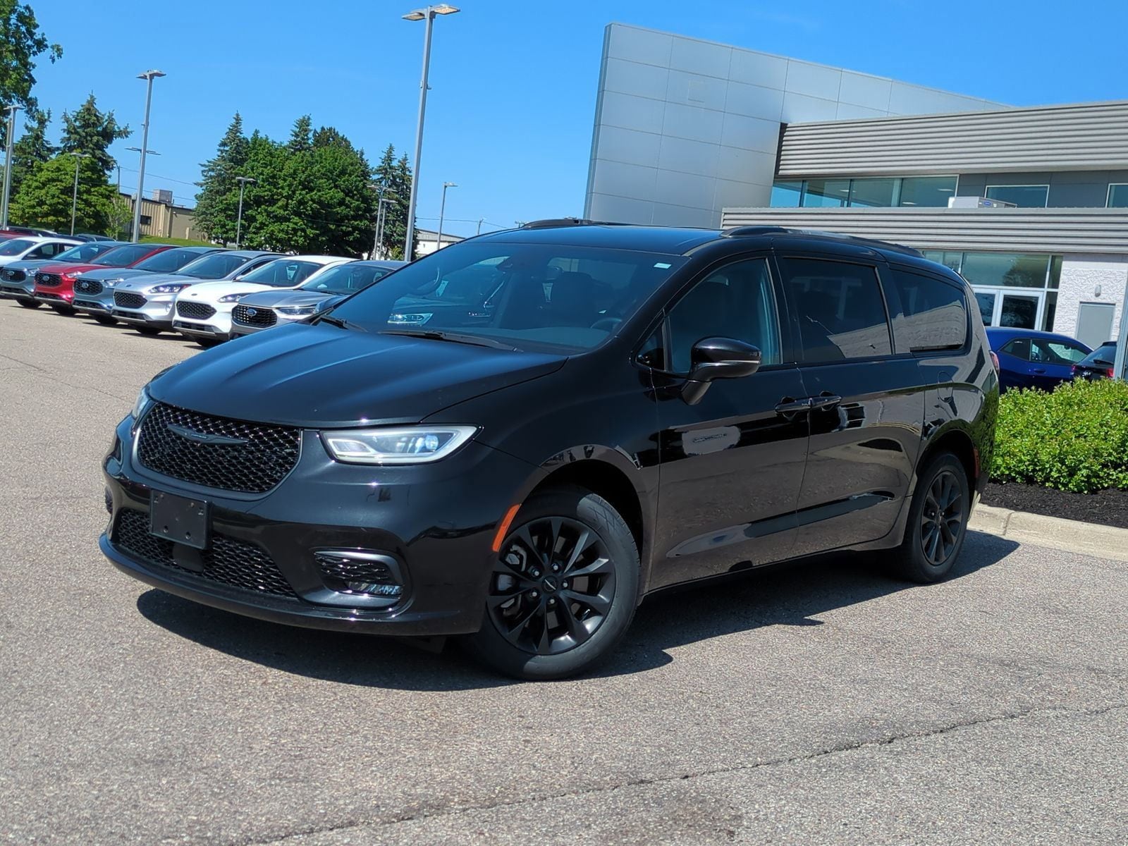 2021 Chrysler Pacifica Touring L's photo