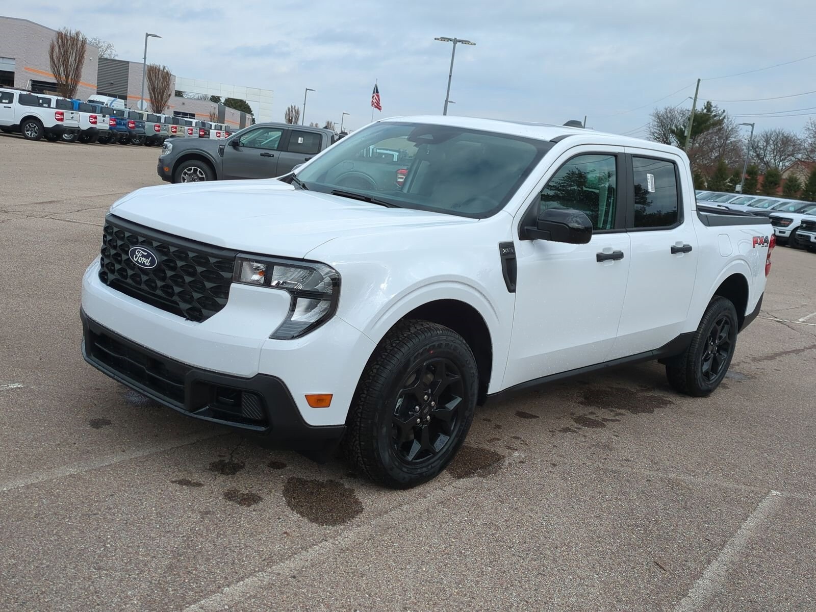 2025 Ford Maverick XLT photo 3