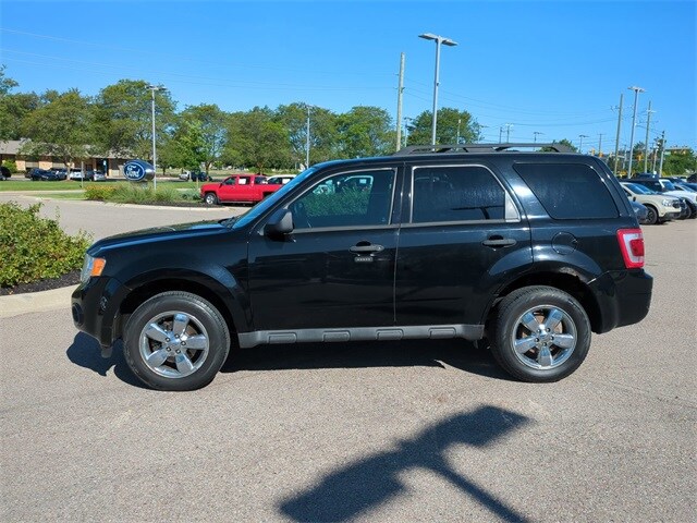 Used 2012 Ford Escape XLT with VIN 1FMCU0DG0CKC85361 for sale in Waterford, MI