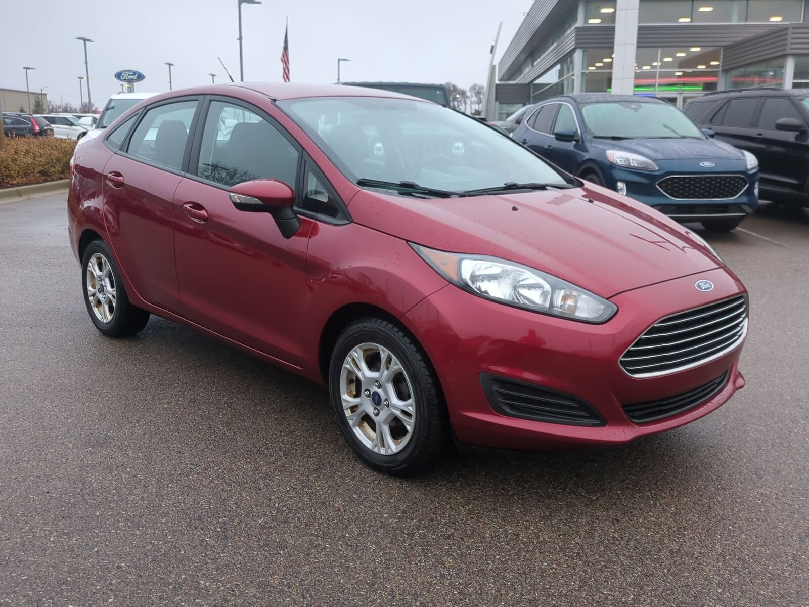 2014 Ford Fiesta SE photo 2