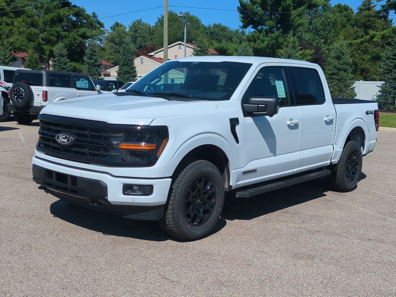 2025 Ford F-150 XLT photo 3