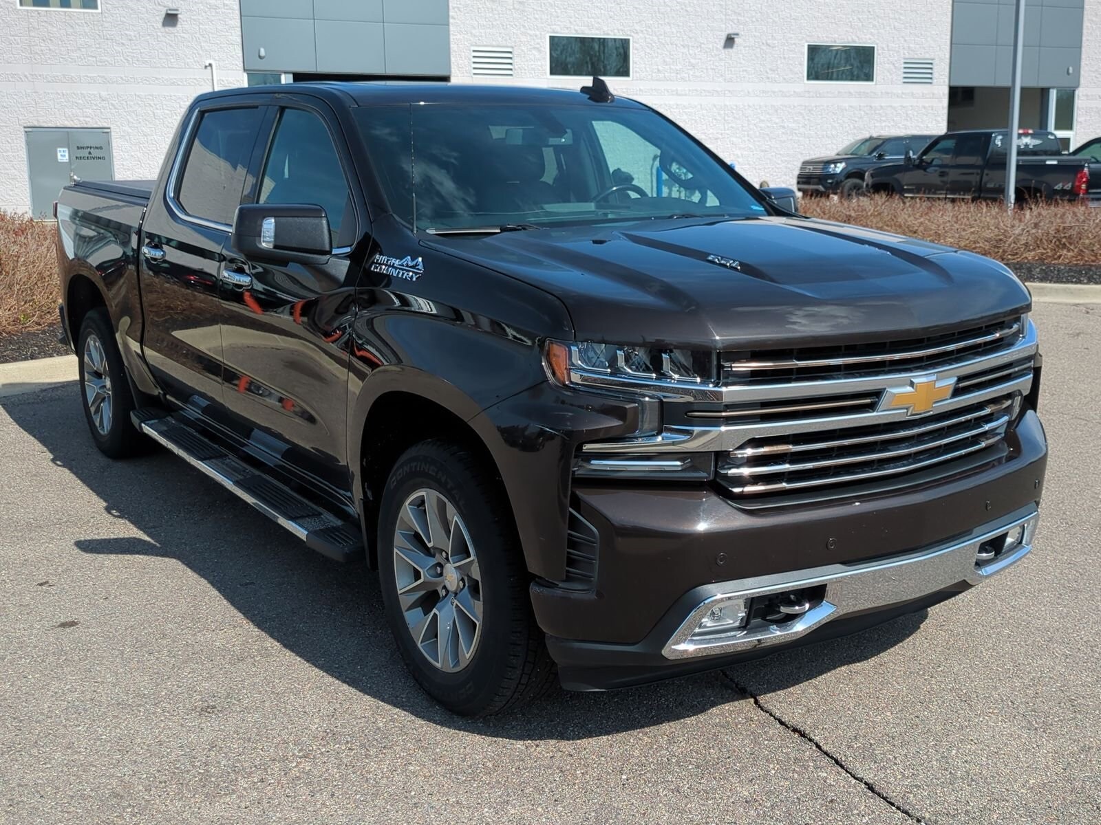 Used 2019 Chevrolet Silverado 1500 High Country with VIN 1GCUYHEL1KZ103552 for sale in Waterford, MI