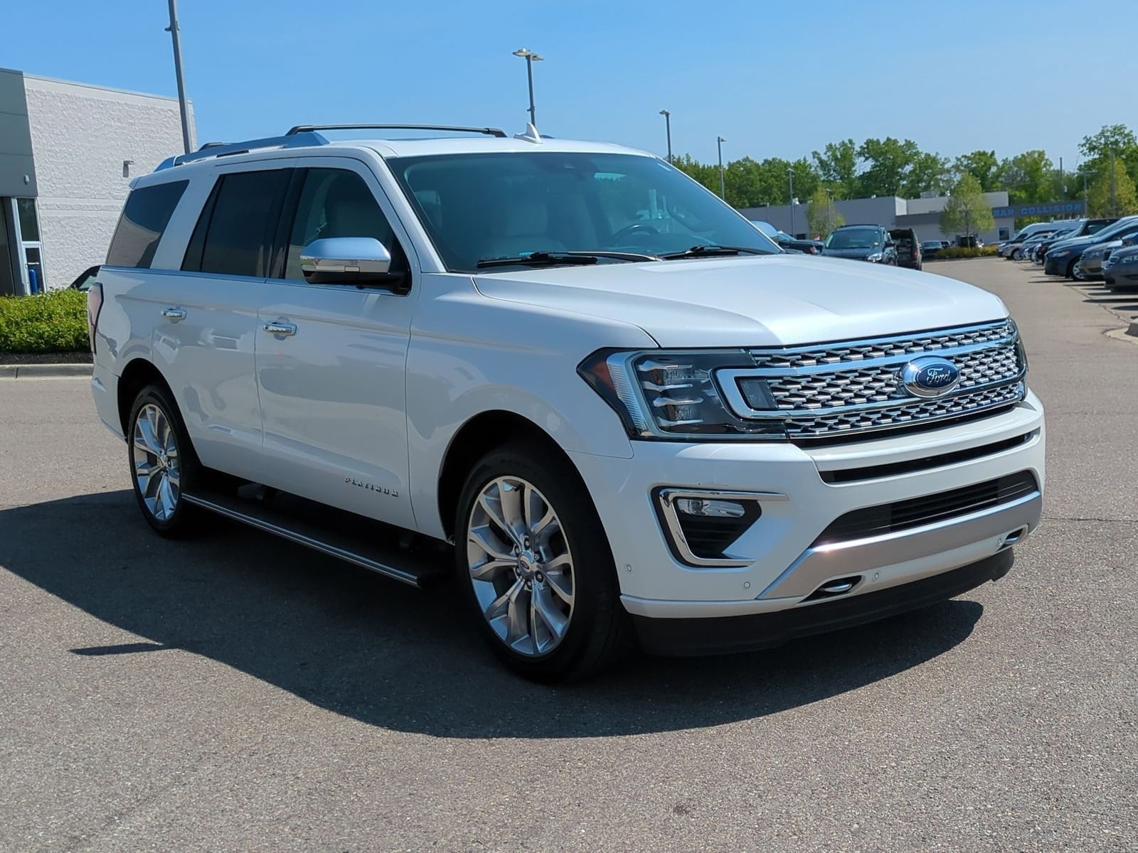 Used 2019 Ford Expedition Platinum with VIN 1FMJU1MT6KEA68548 for sale in Waterford, MI