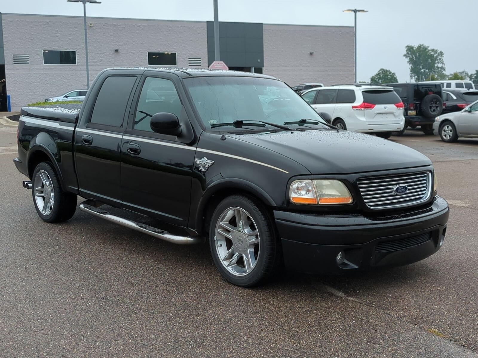 2003 Ford F-150 Harley-Davidson photo 2