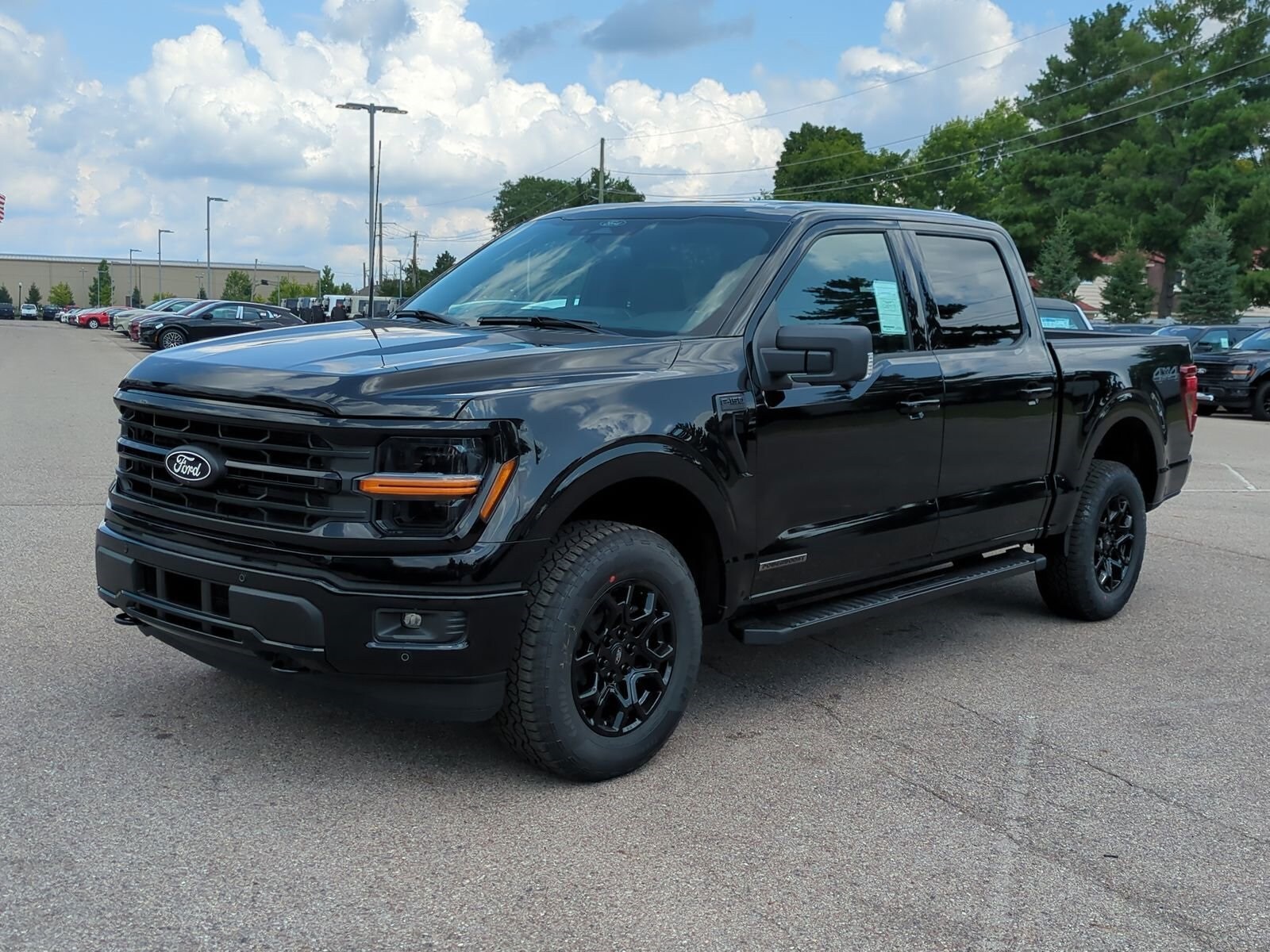 2025 Ford F-150 XLT photo 4