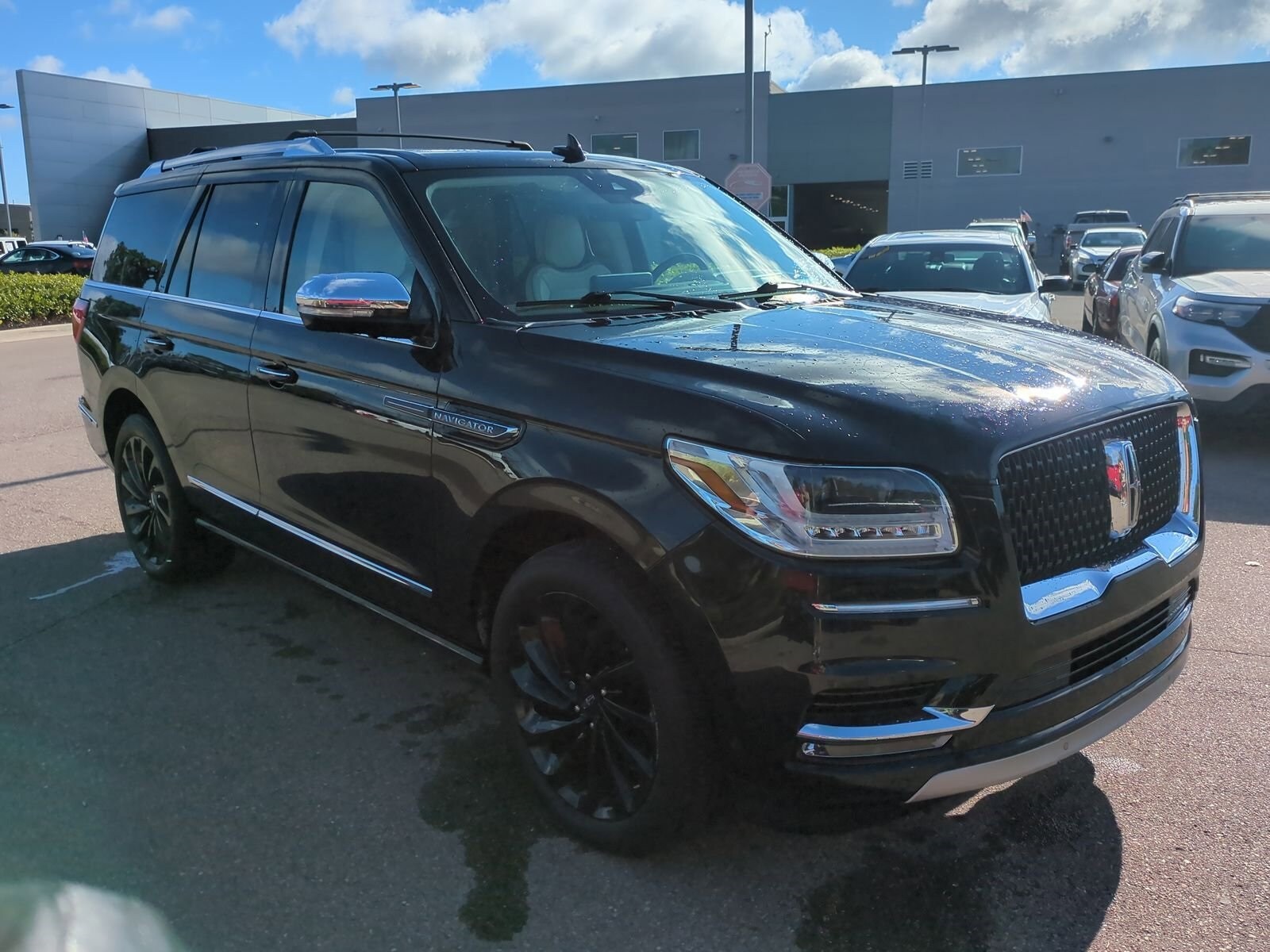 2021 Lincoln Navigator Black Label photo 2