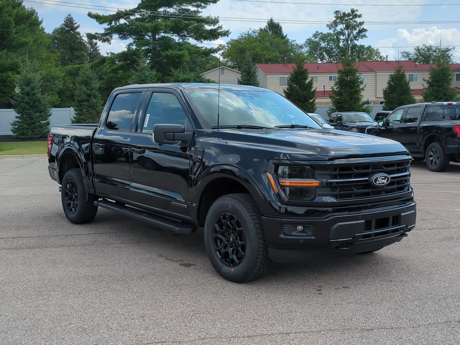 2025 Ford F-150 XLT photo 2