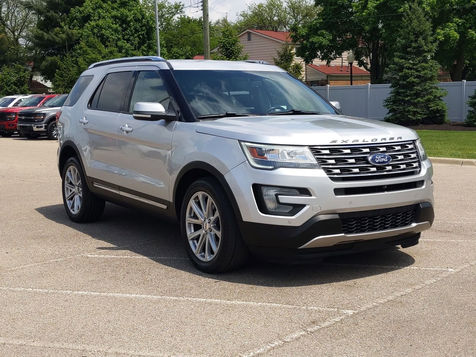 Used 2016 Ford Explorer Limited with VIN 1FM5K8F88GGC23752 for sale in Waterford, MI