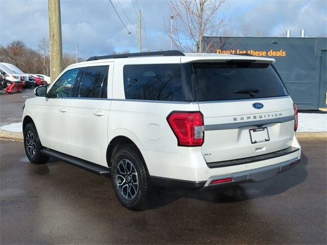 2024 Ford Expedition MAX XLT photo 3