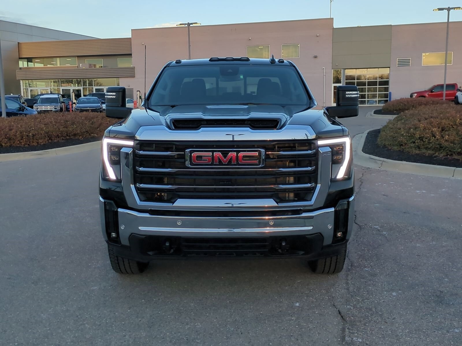 2025 Gmc Sierra SLE photo 3