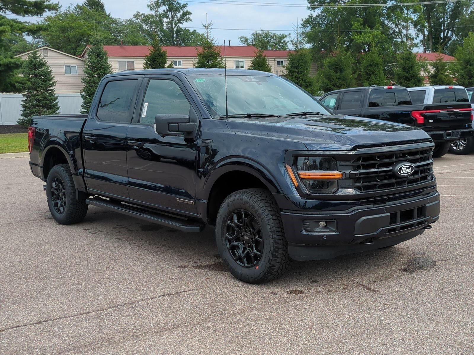 2025 Ford F-150 XLT photo 2