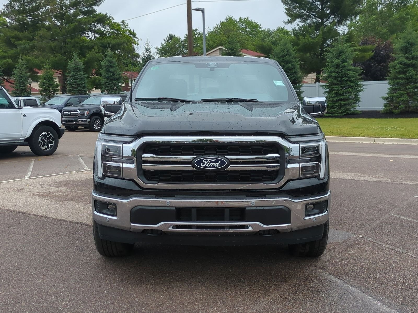 2025 Ford F-150 Lariat photo 3