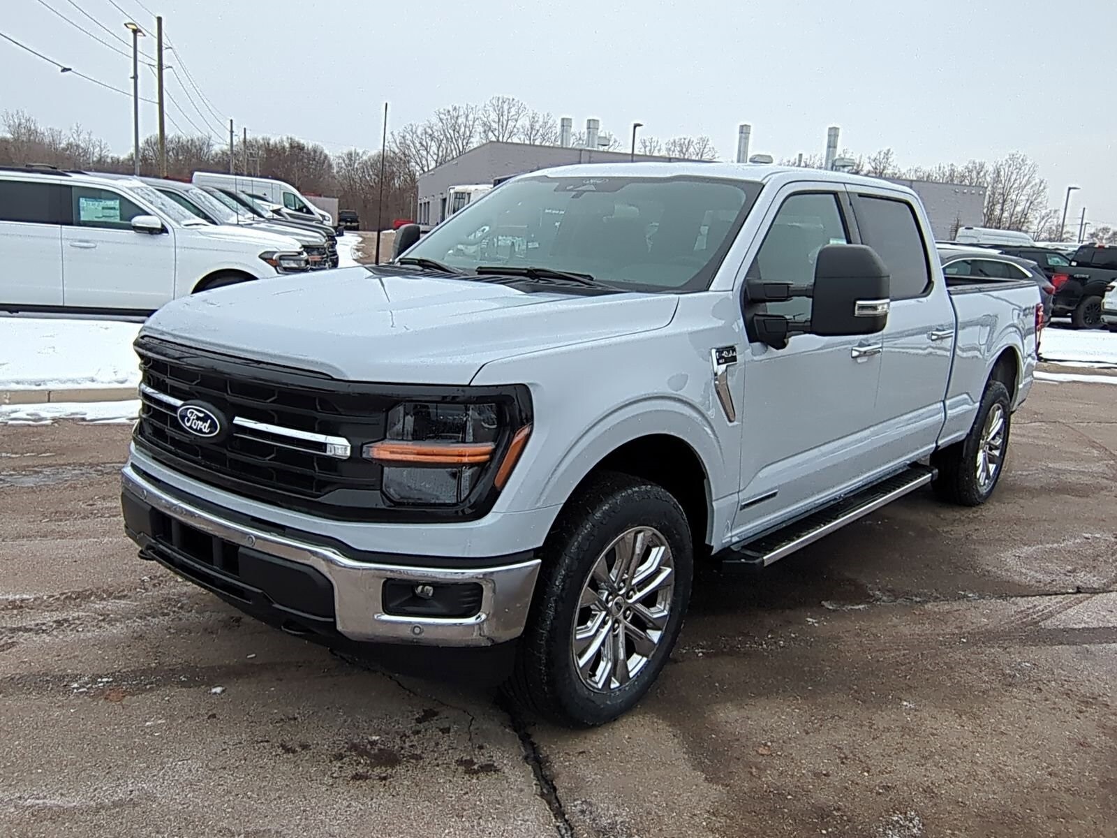 2025 Ford F-150 XLT photo 3