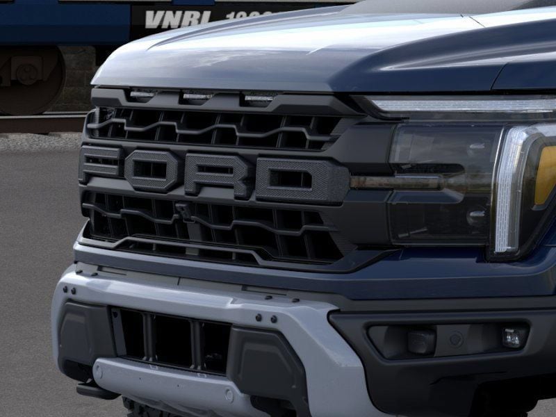 2025 Ford F-150 Raptor - Photo 17