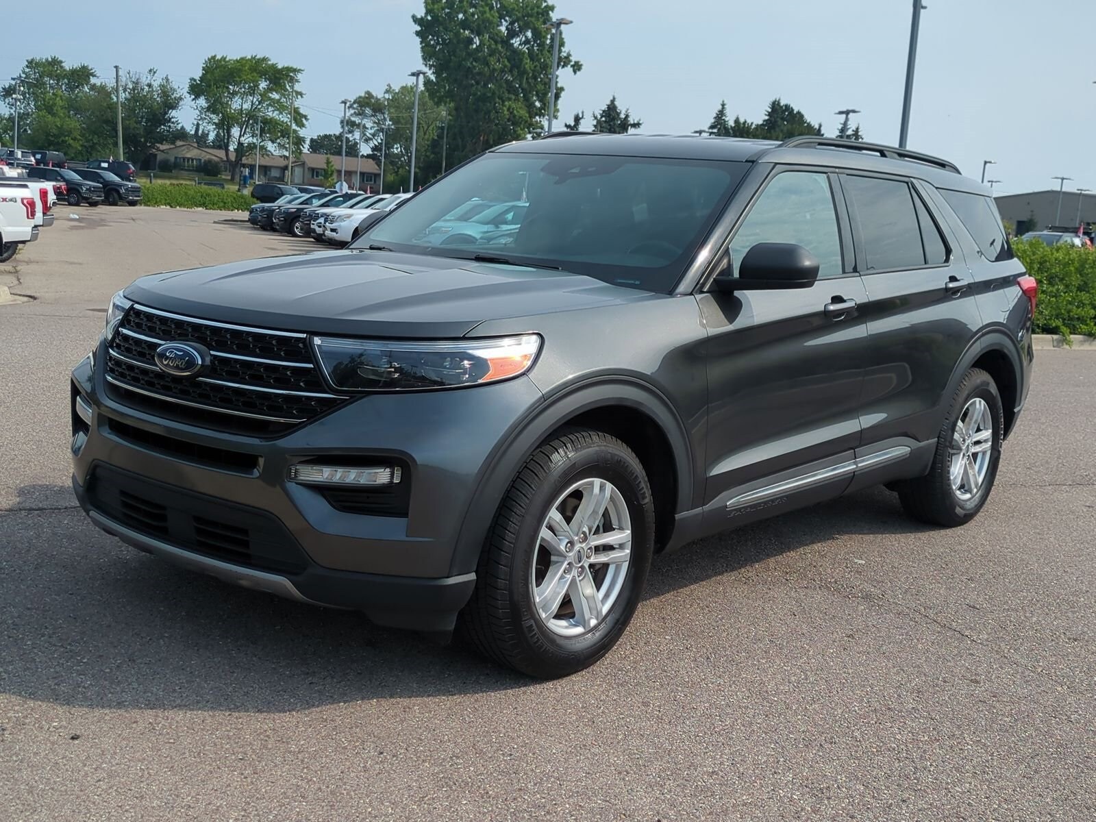 2020 Ford Explorer XLT photo 4