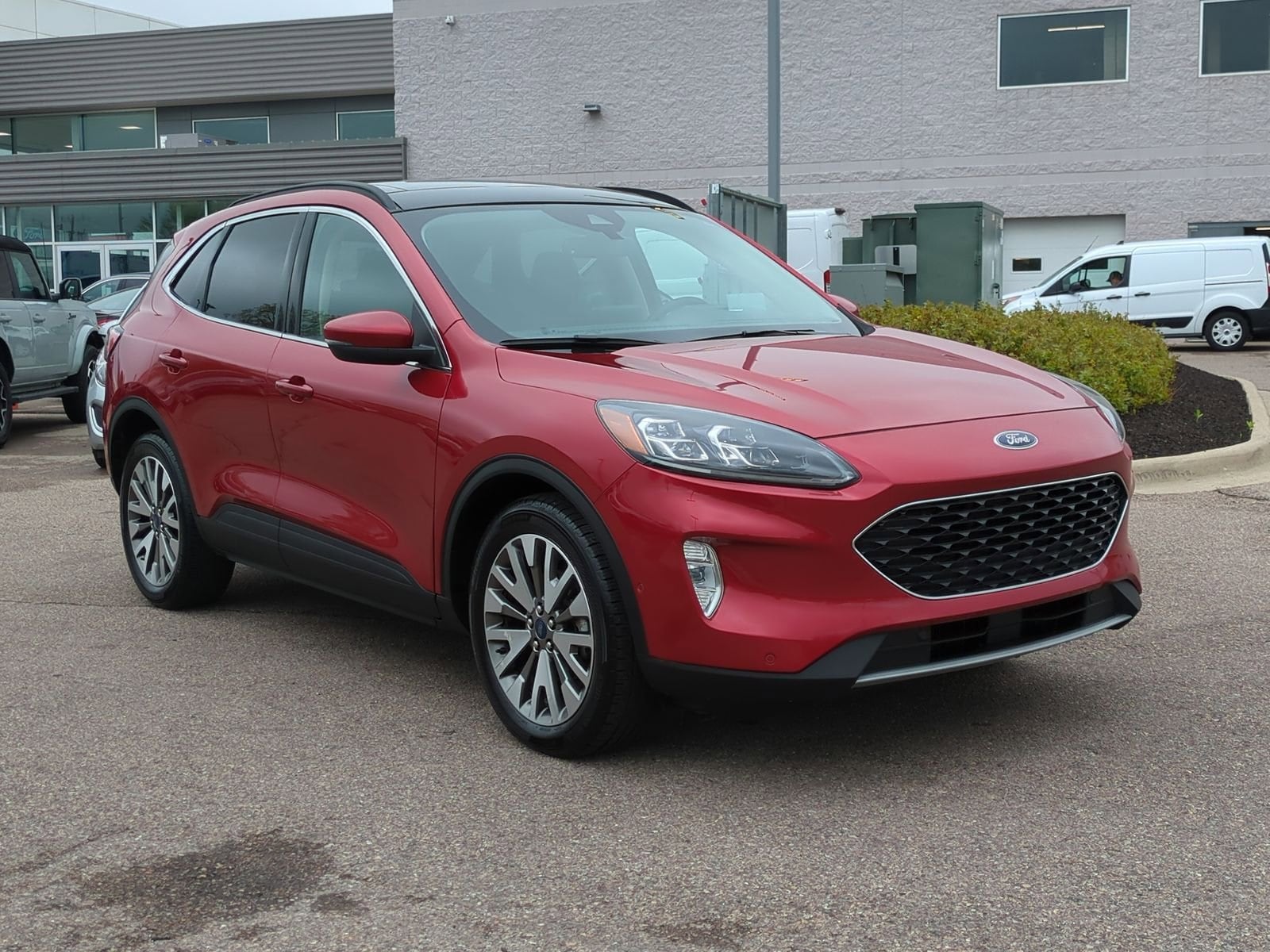 Used 2020 Ford Escape Titanium with VIN 1FMCU9DZ3LUB61157 for sale in Waterford, MI