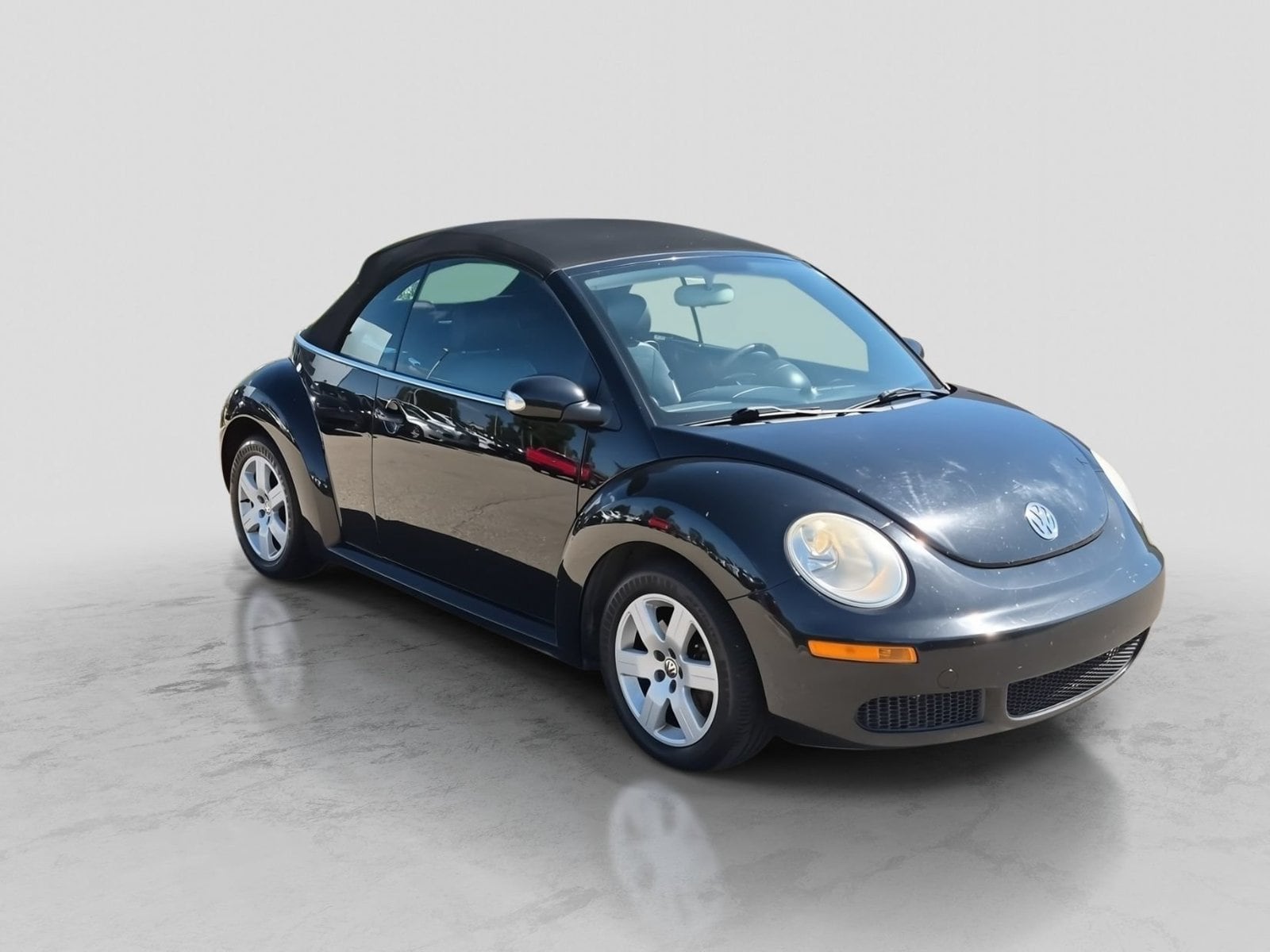 Used 2007 Volkswagen New Beetle 2.5 with VIN 3VWRF31Y57M416710 for sale in Waterford Township, MI