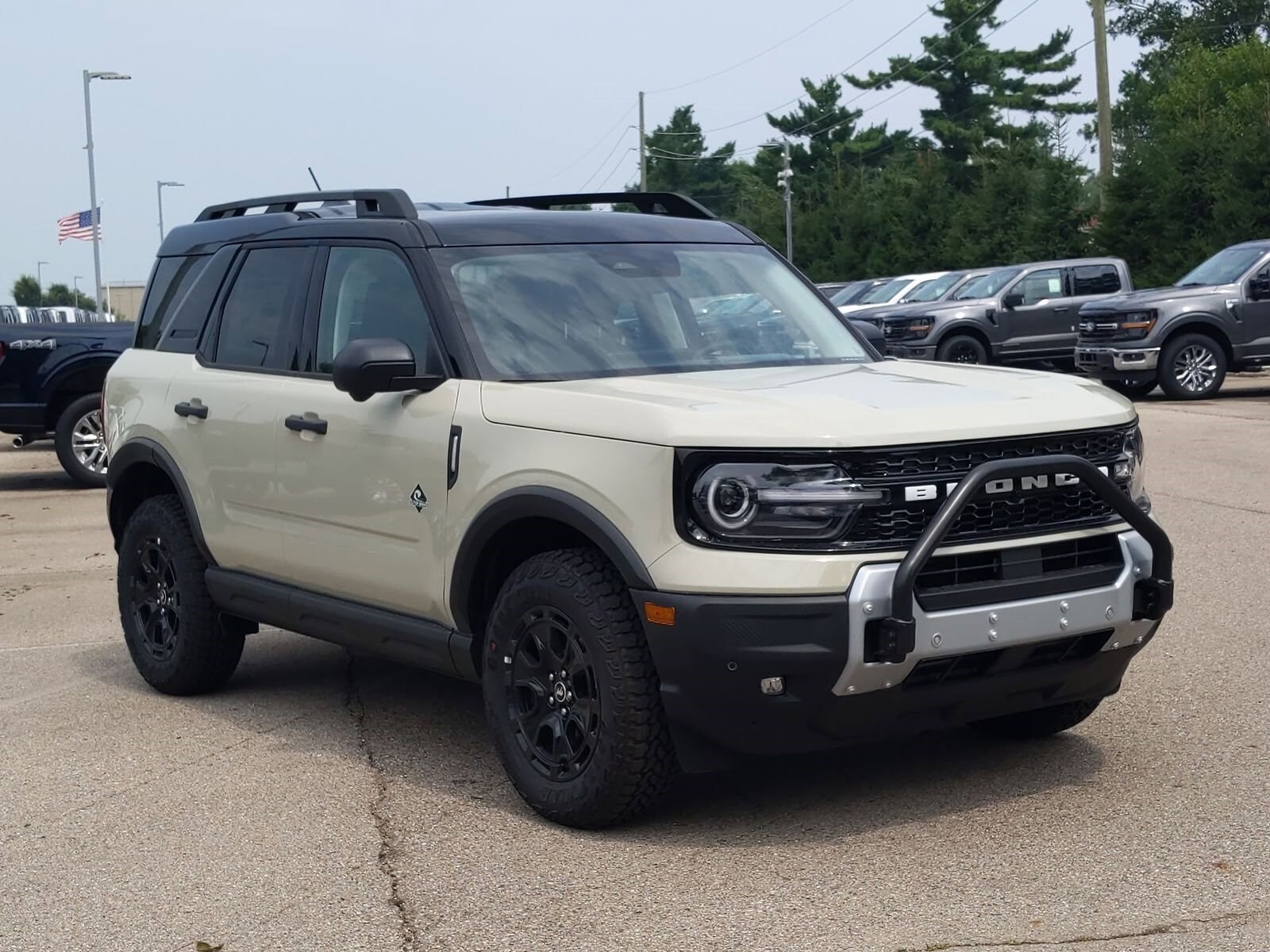 2025 Ford Bronco Sport Outer Banks photo 2