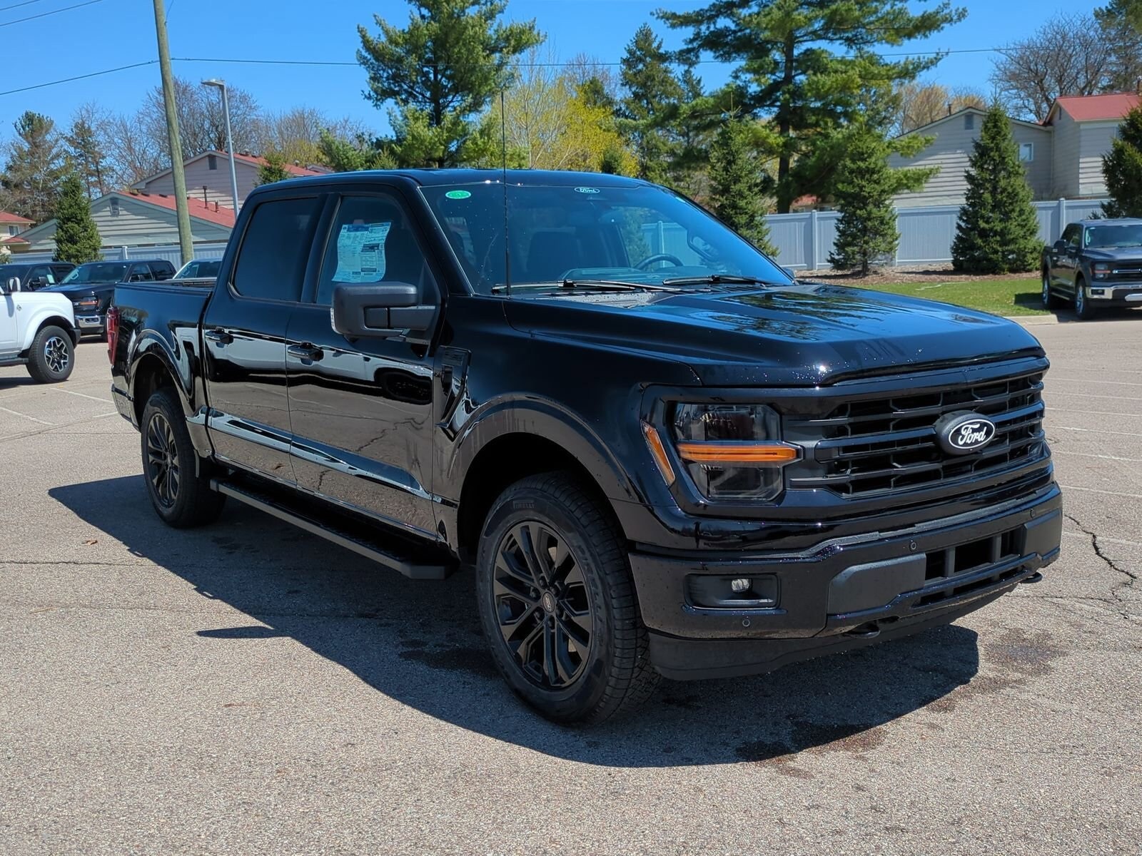 2025 Ford F-150 XLT photo 2