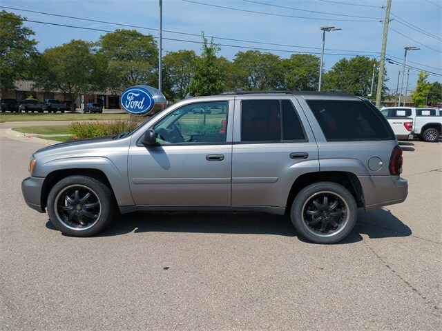 Used 2006 Chevrolet TrailBlazer LS with VIN 1GNDS13S362311733 for sale in Waterford, MI