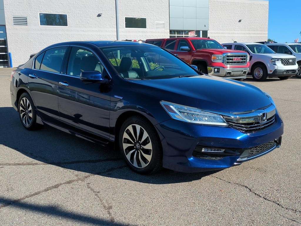 Used 2017 Honda Accord Hybrid Touring Sedan