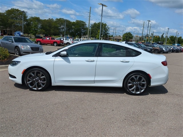 Used 2016 Chrysler 200 S with VIN 1C3CCCDG3GN114640 for sale in Waterford, MI