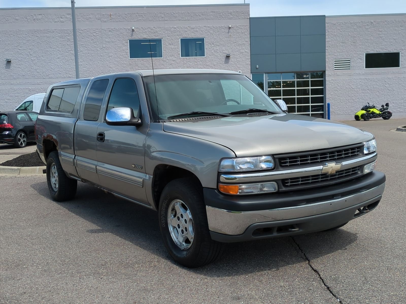 Used 2001 Chevrolet Silverado LS with VIN 2GCEK19V211325484 for sale in Waterford, MI
