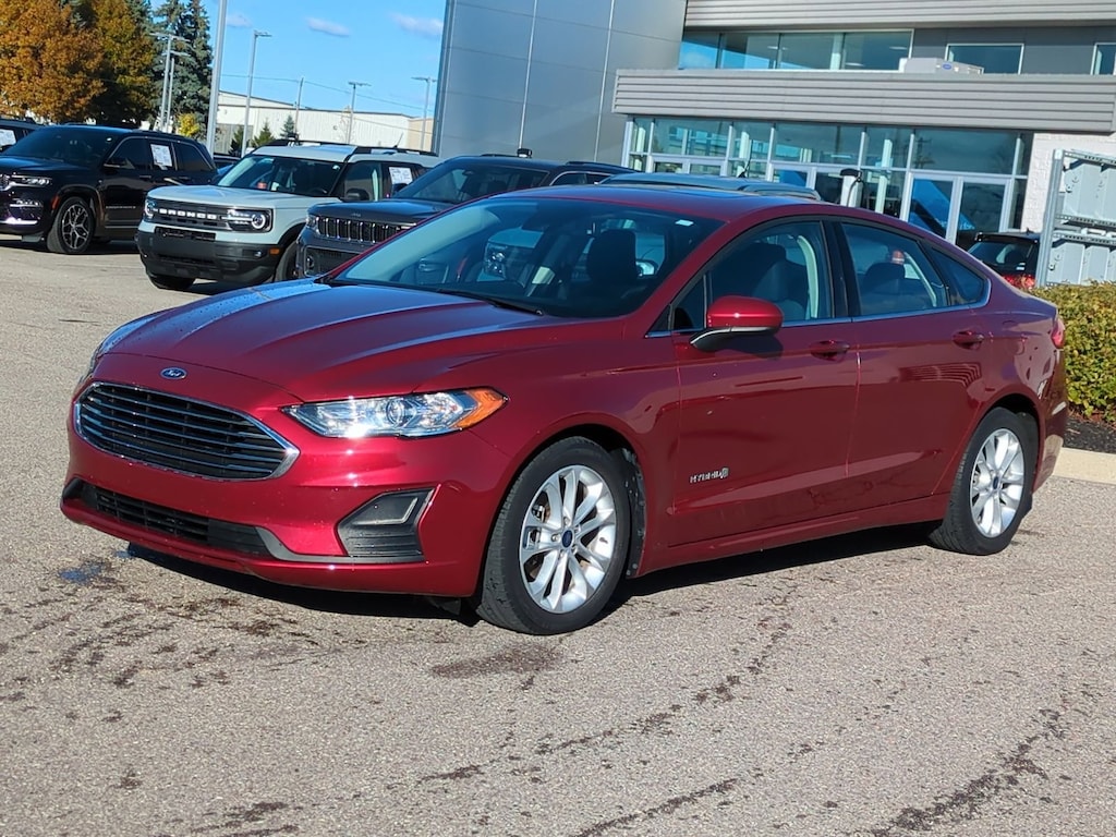 Used 2019 Ford Fusion Hybrid SE Sedan