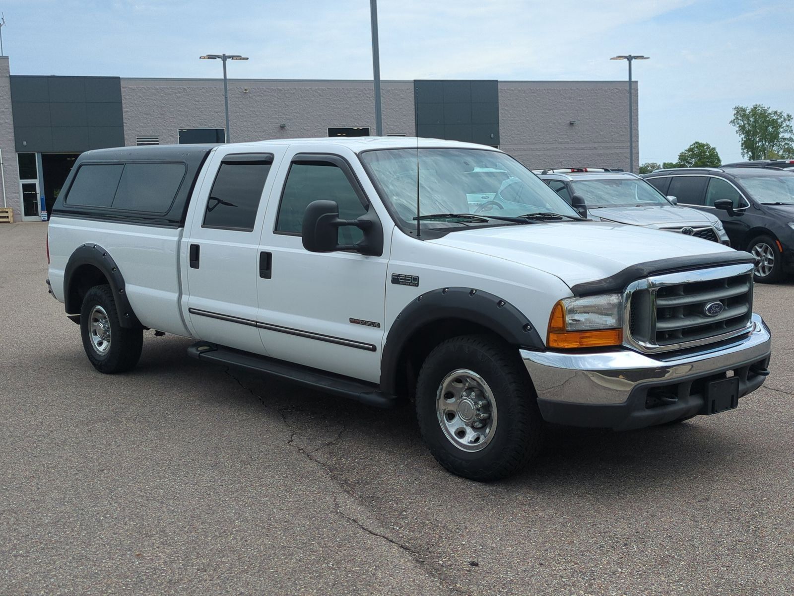 Used 2000 Ford F-250 Super Duty XLT with VIN 1FTNW20F6YED04498 for sale in Waterford Township, MI