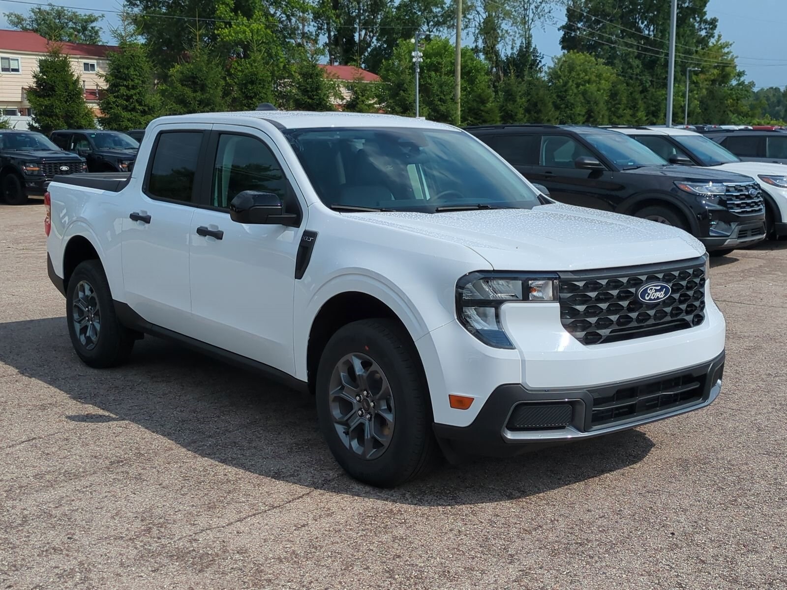2025 Ford Maverick XLT photo 2